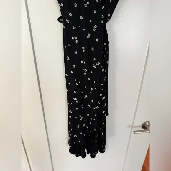 Abercrombie & Fitch Black Floral Wrap Dress - Picture 4 of 5